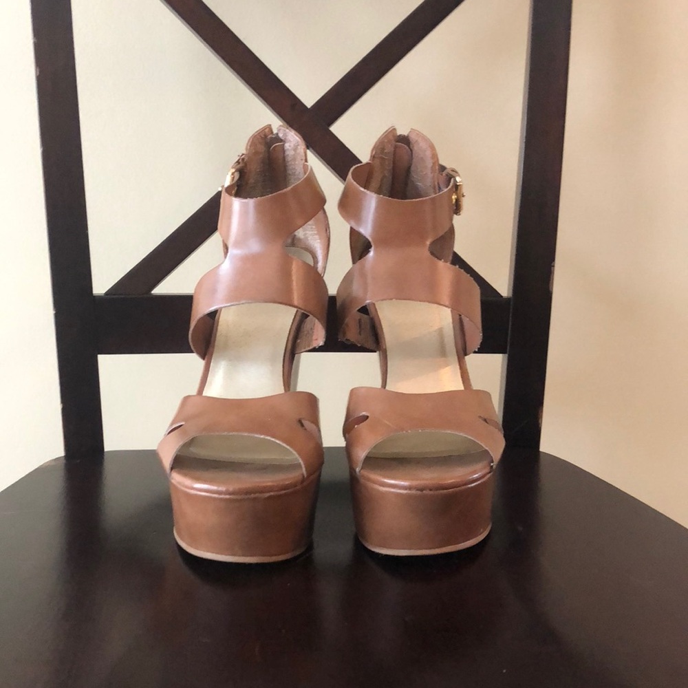 Guess platform heel